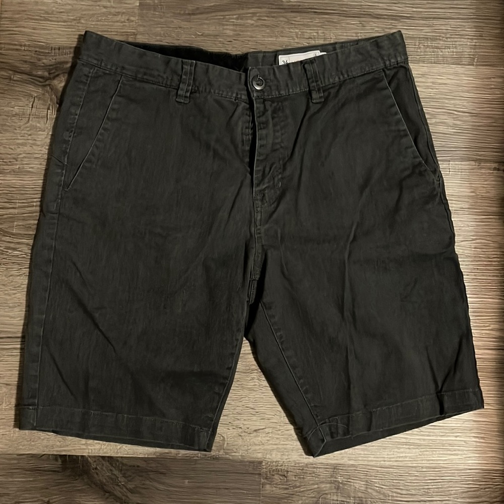Mens Volcom True To This shorts size 34